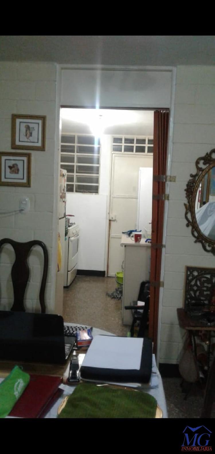 VENDO CASA EN CONDOMINIO LOMA LINDA ZONA 11