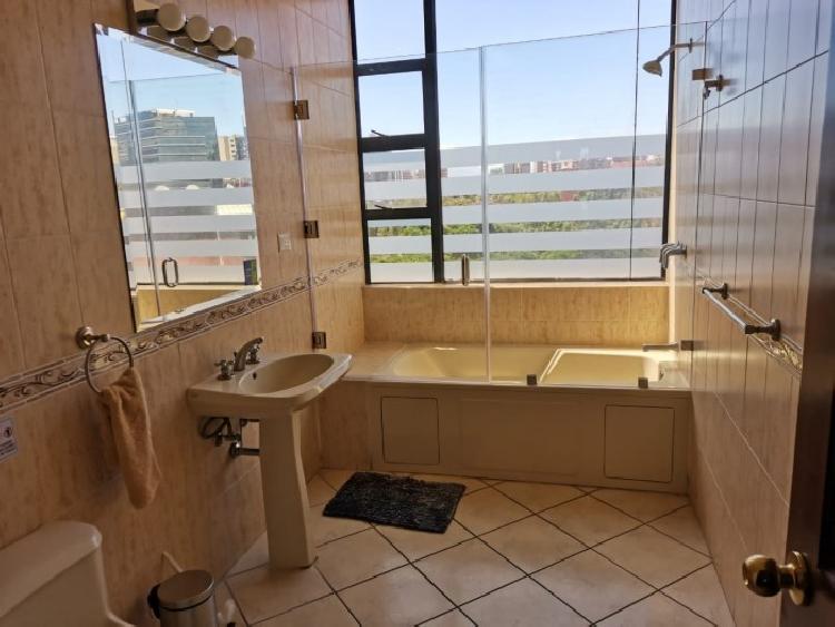 Rento amplio apartamento en exclusivo sector de zona 10 — foto 9