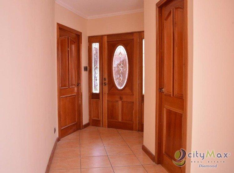 Venta Casa de lujo en Condominio El Prado zona 10 - Image 1