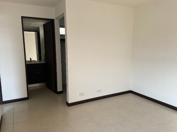 APARTAMENTO EN RENTA EN CONDADO NARANJO