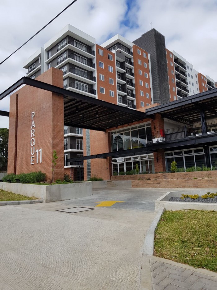 Apartamento en Venta Parque 11 con piscina en zona 11 - Image 1