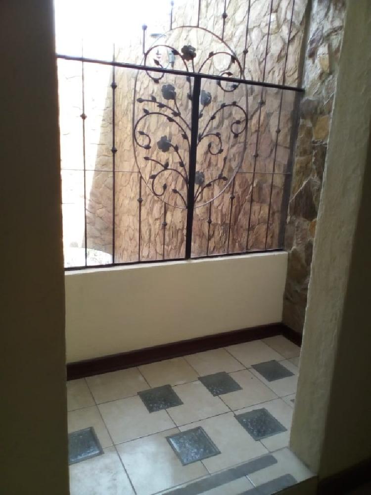 CASA EN RENTA EN VILLAS PALERMO ,MIXCO - 13