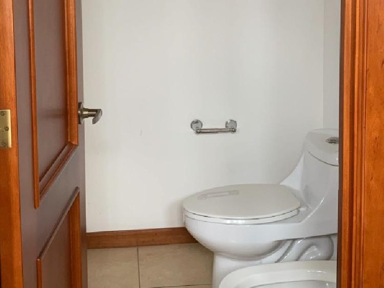 APARTAMENTO EN RENTA EN ZONA 15 — foto 4