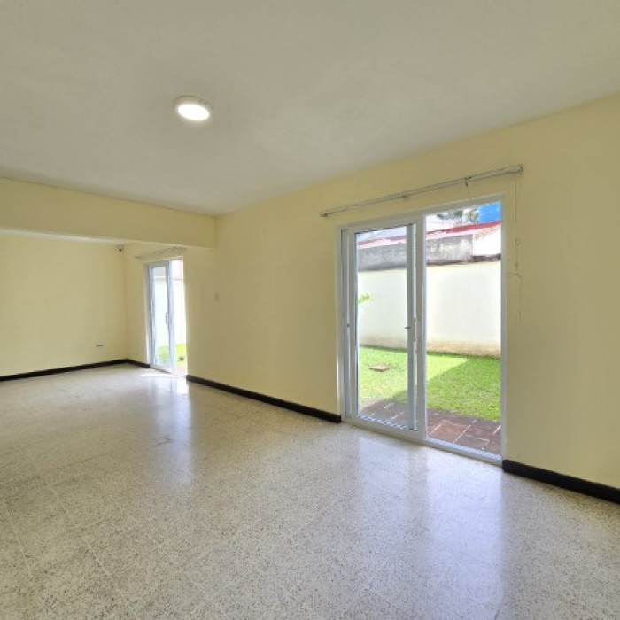 Casa en Venta Zona 12 Colonia Residencial El Bosque - Miniatura 6