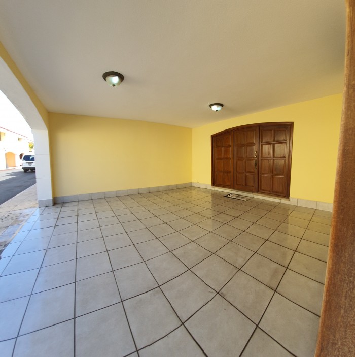Casa en Renta Zona 10 Guatemala - Image 1