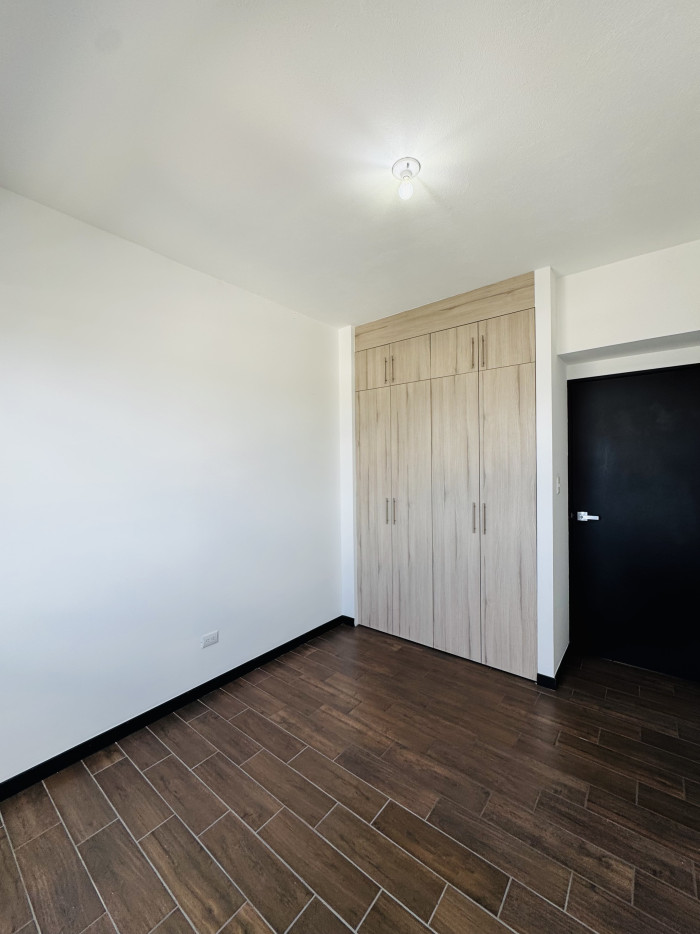Apartamento de 3 habitaciones en renta Zona 12 - Miniatura 7