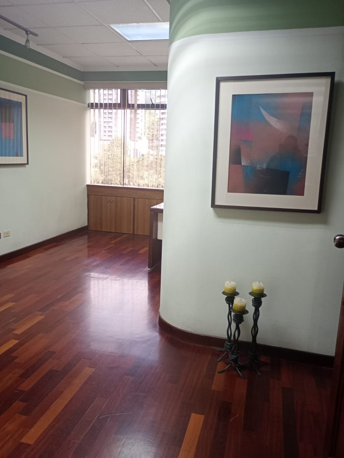 Oficina/clínica en renta en zona 15 - 3