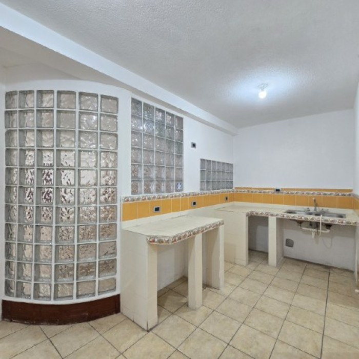 Casa grade en Venta Las Hojarascas Zona 1 de Mixco - Miniatura 15