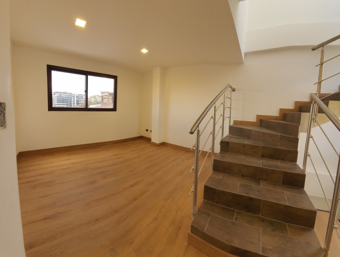 Amplia Casa de 4 habitaciones en Venta Vista hermosa 1 - Miniatura 5