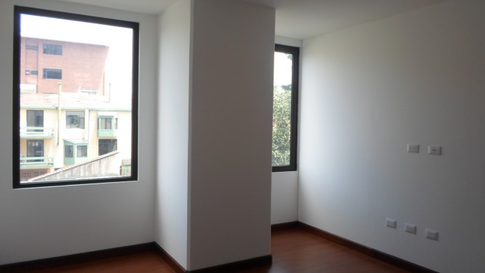 Apartamento en renta en edificio de zona 15 - Miniatura 12