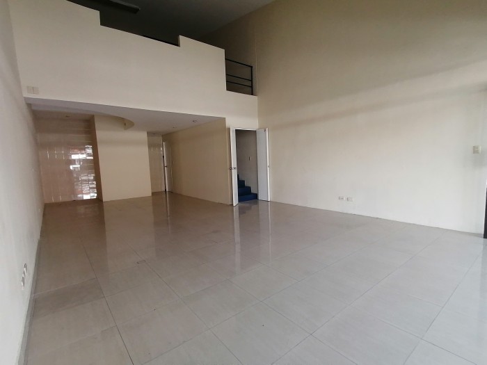 En Renta Local en Zona 10 con 81 m2 cercano a Pradera - 1