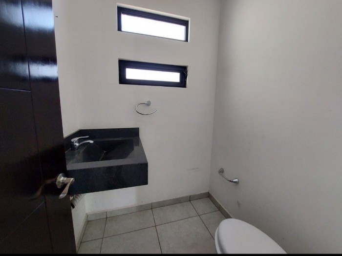 CASA EN RENTA MADERAS RESIDENCIAL CELAYA GTO - 6