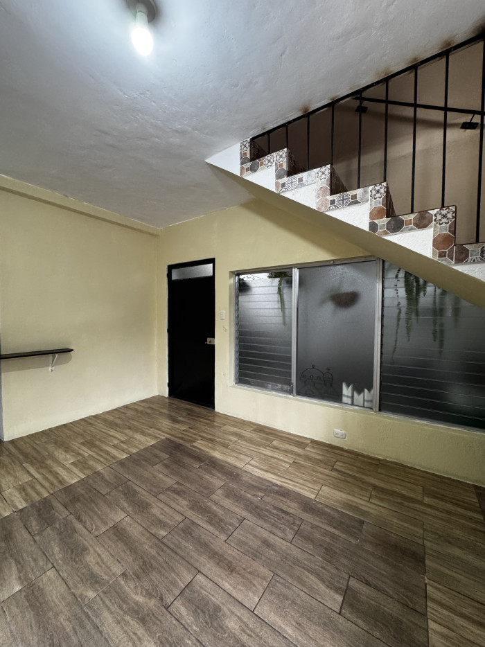 Apartamento en renta zona 17 - Miniatura 2
