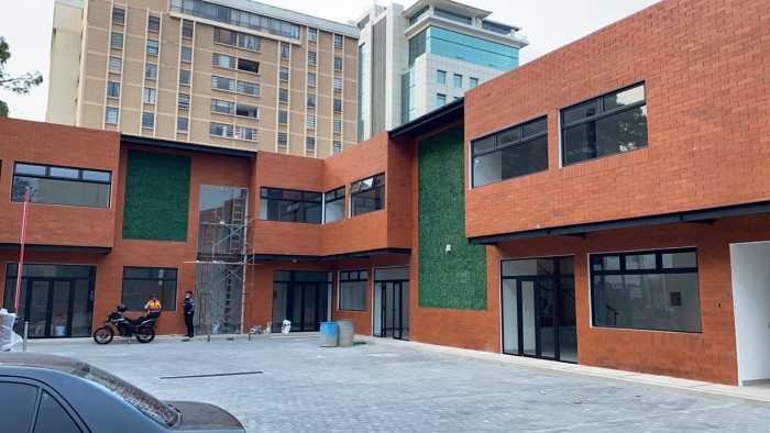Locales Nuevos en Renta, Plaza Comercial zona 10. — foto 4