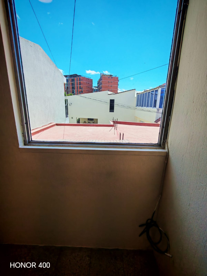 Rento Casa en Villa Fontana, Mariscal Zona 11 - Miniatura 19
