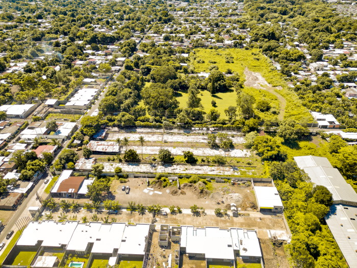 Terreno comercial para desarrollo en Centro de Lourdes - 5