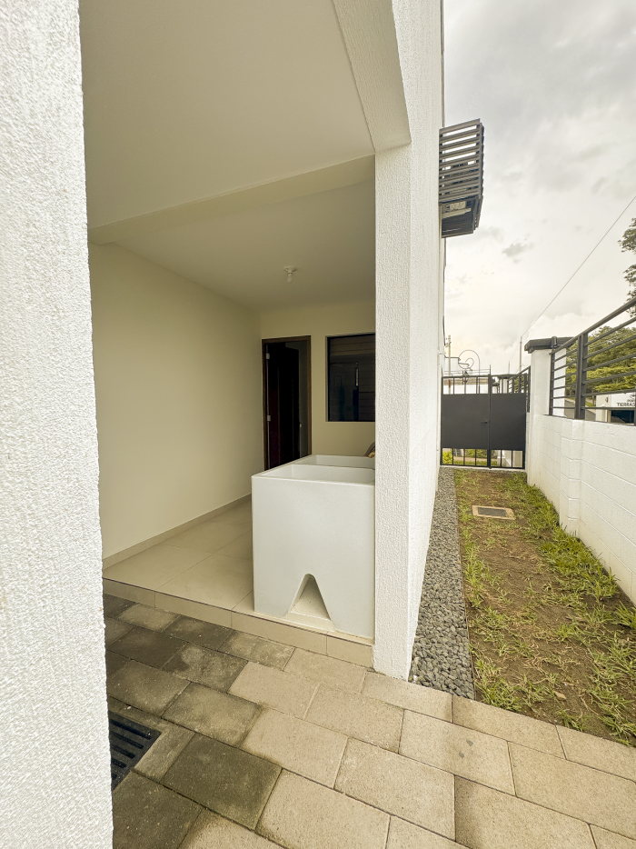 Casa a estrenar en alquiler en Residencial Antibes II - 17