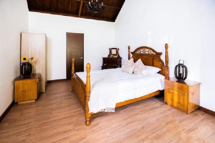 CASA EN VENTA EN SAN MIGUEL DUEÑAS — foto 6