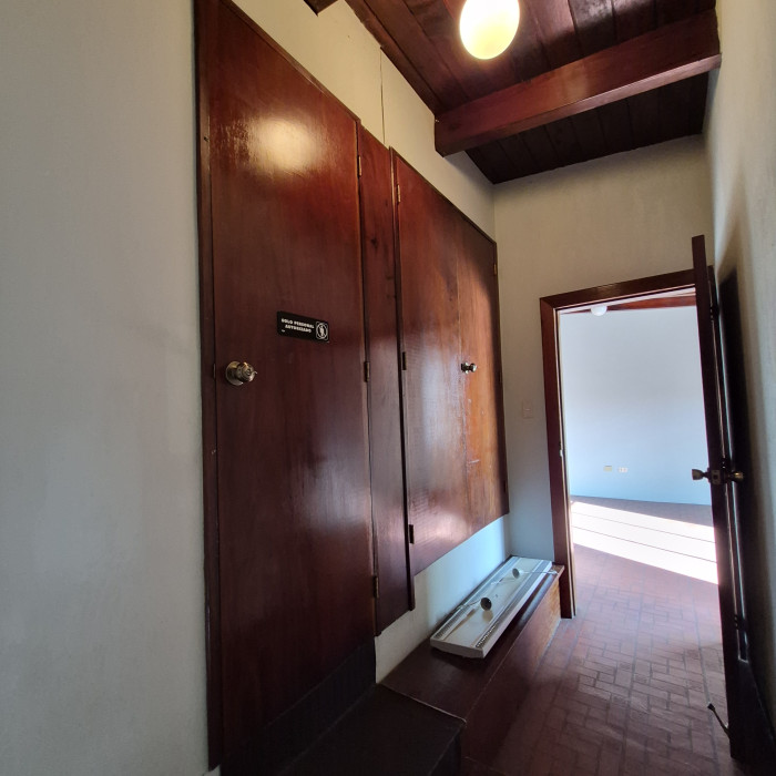 Casa en renta para oficinas zona 15 Vista Hermosa 1 - Miniatura 21