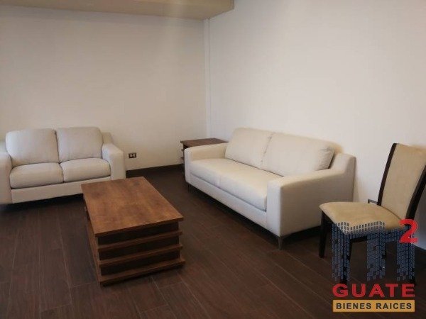 Apartamento de 100 m2 de construcción en Renta, Zona 14