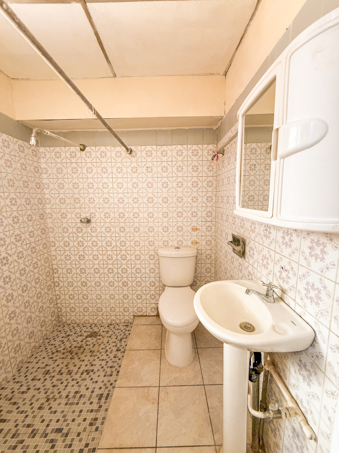 Casa con potencial comercial en venta en Santa Ana - 9