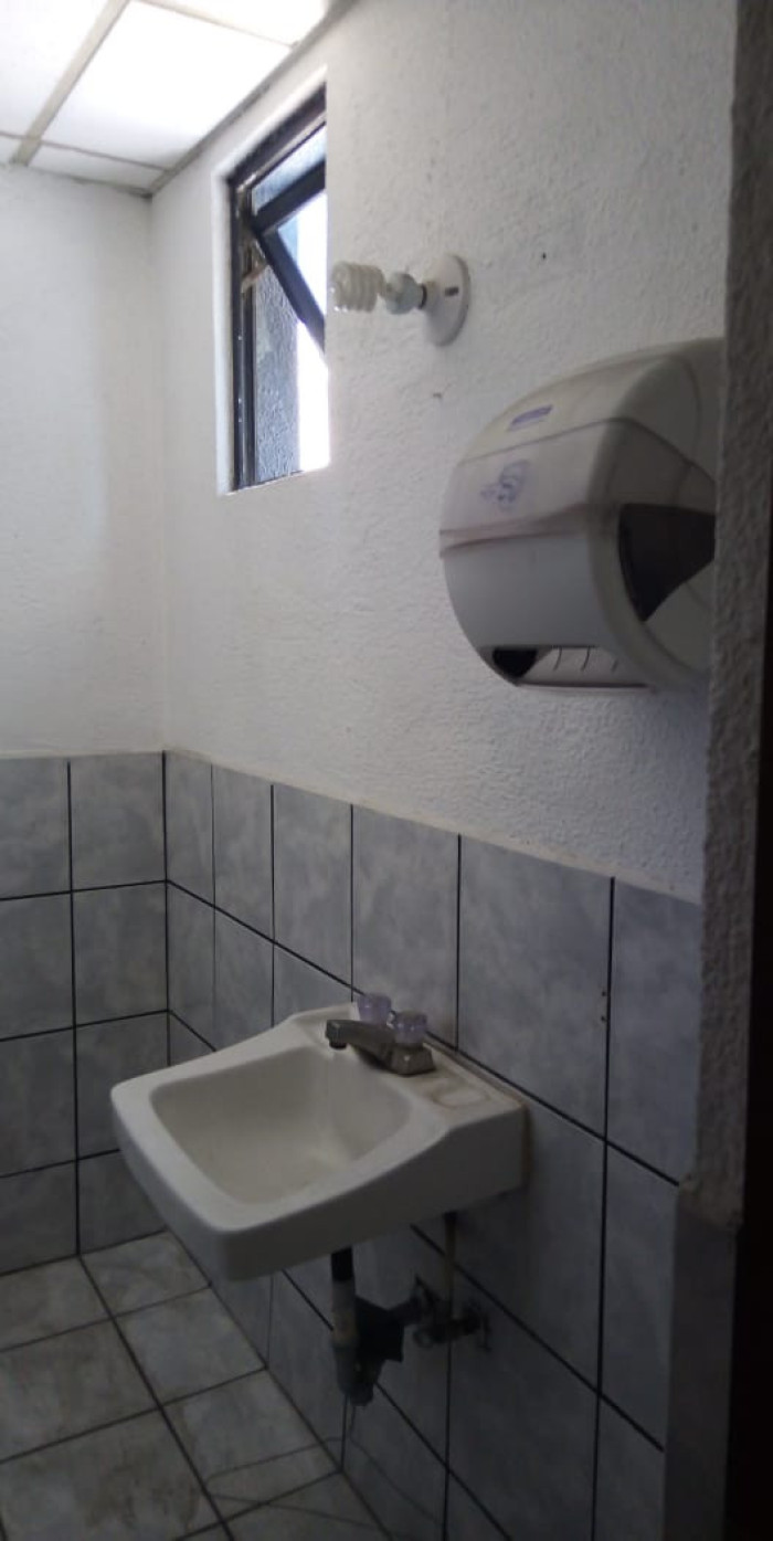 OFICINA EN #RENTA ZONA 10 - Miniatura 6