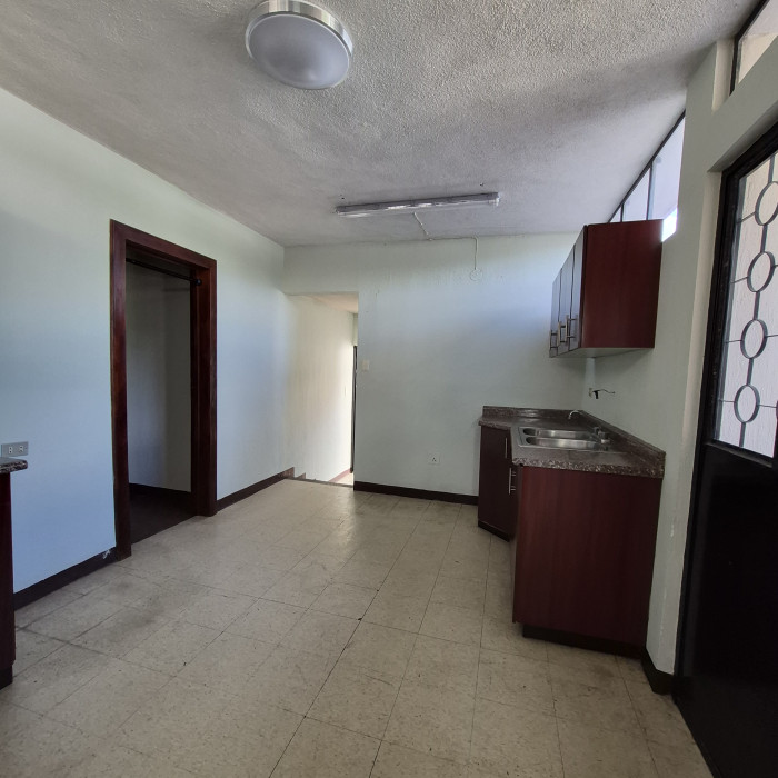 Casa en renta para oficinas zona 15 Vista Hermosa 1 - Miniatura 9