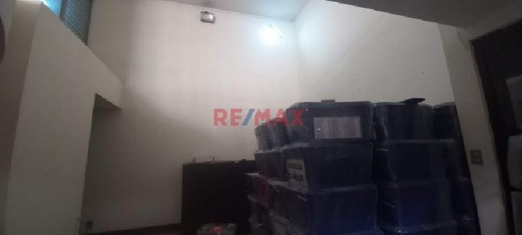 Edificio Comercial en Venta en Zona 18 - 8