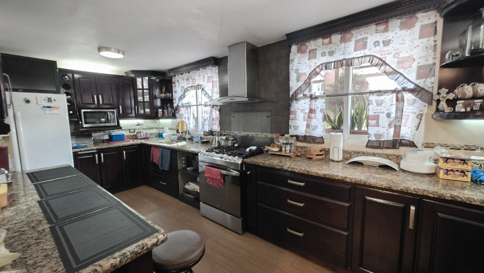 CASA EN VENTA EN COLINAS DE MONTE MARIA SUR - Miniatura 2