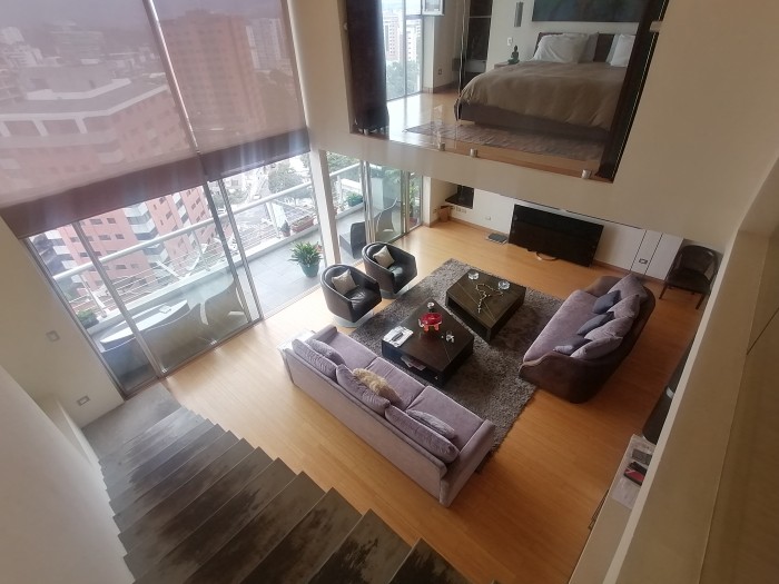 Apartamento en Venta Edificio Atrium zona 10 - Image 1