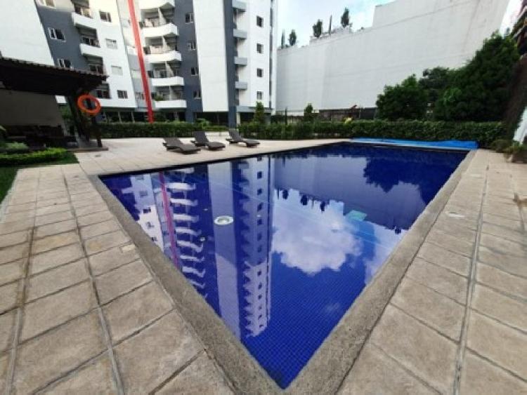 Rento hermoso apartamento en zona 14 — foto 8