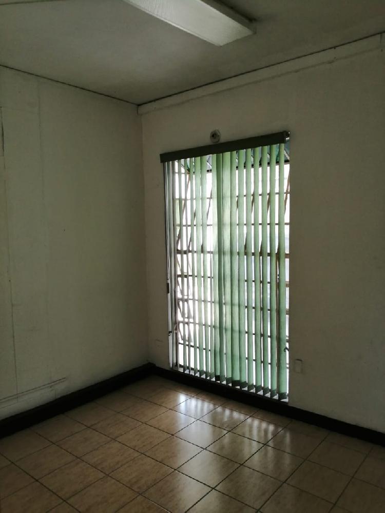 Plus Real Estate renta casa comercial en zona 9 - 1
