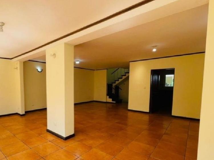 CASA EN RENTA EN ZONA 16