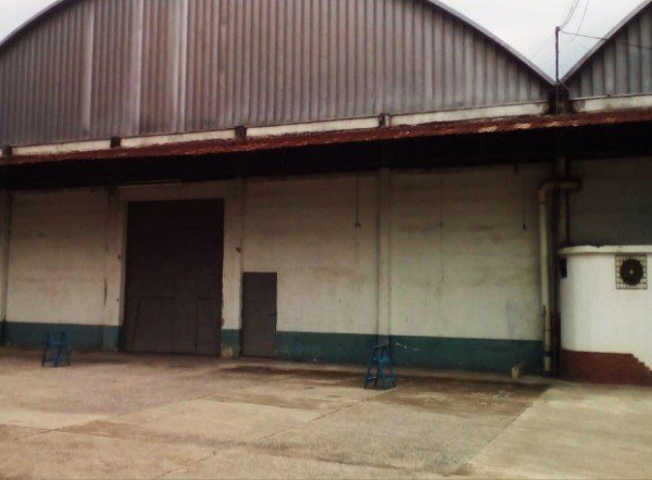 AMPLIA BODEGA EN RENTA-EL NARANJO 1,994 M2