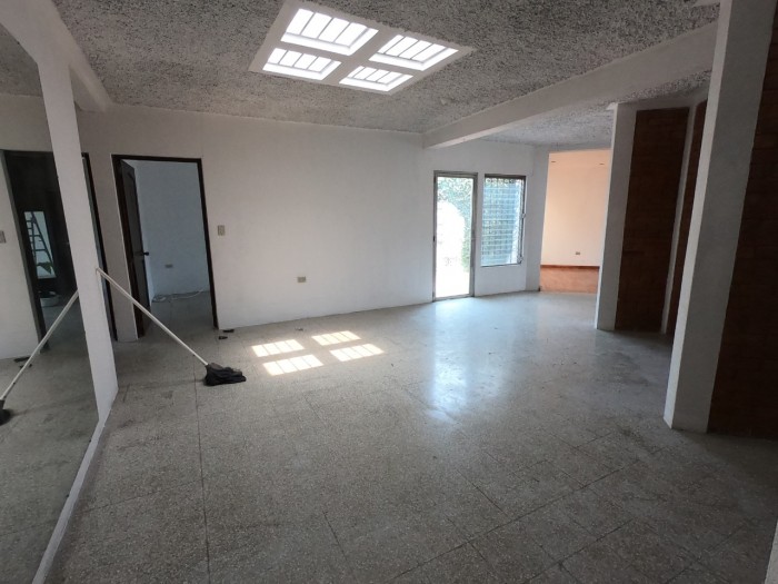 VENDO Casa en San Cristobal, Sector B1 - Image 4