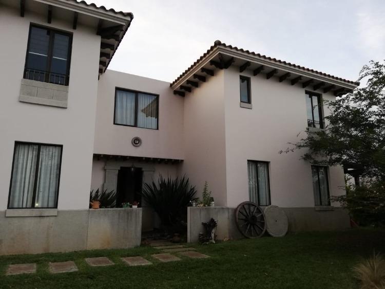 Casa en venta en Lazos de Fraijanes Guatemala - Image 1