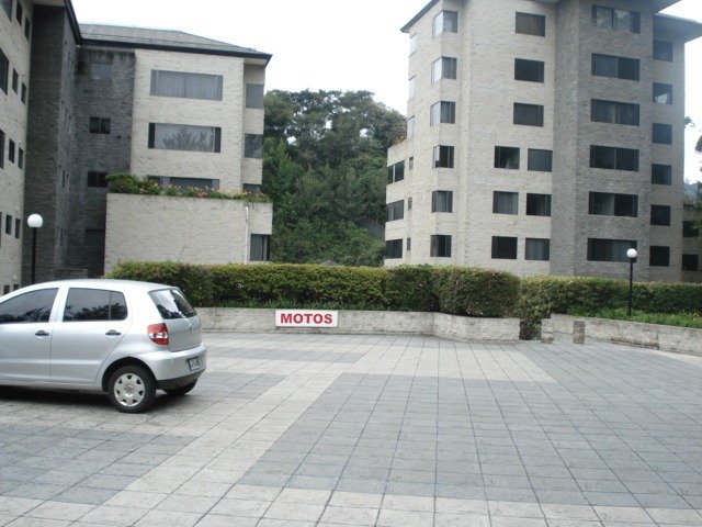 Apartamento en renta o venta en zona 10 Guatemala - Miniatura 12