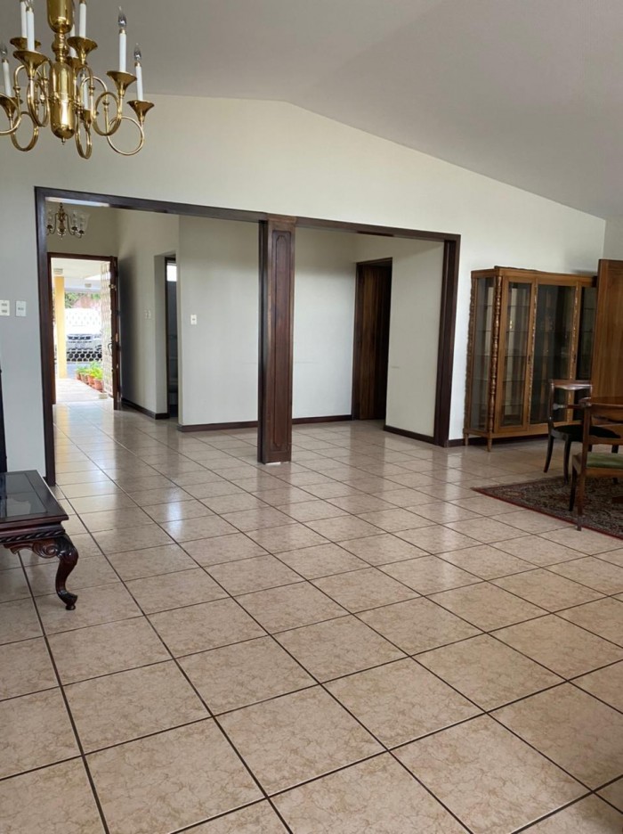 VENDO CASA EN ZONA 15, VISTA HERMOSA I