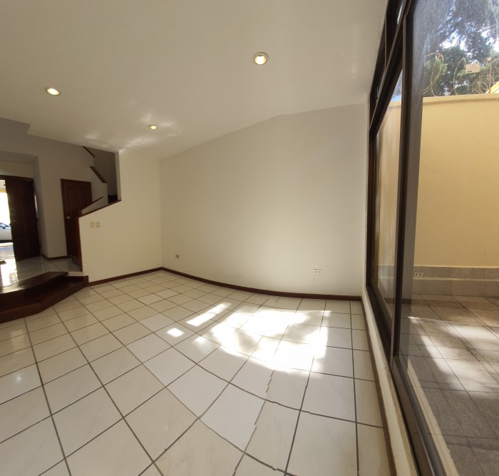 Casa en Renta Zona 10 Guatemala - Miniatura 16