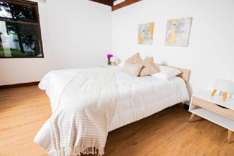 CASA EN VENTA EN SAN MIGUEL DUEÑAS — foto 3