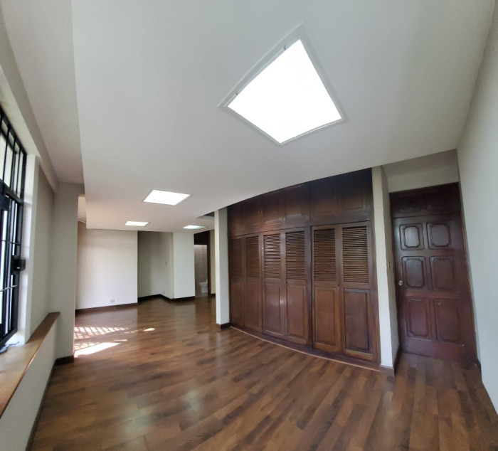 CASA GRANDE EN VENTA EN ZONA 15 VHll — foto 11