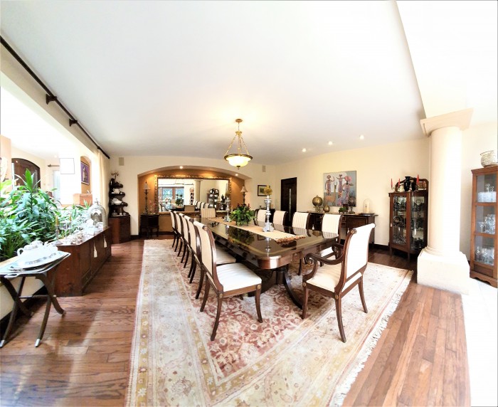 Hermosa Casa en Venta en Zona 14 Guatemala - Image 4