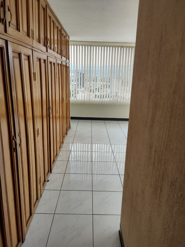 Rento apartamento en zona 9 — foto 6
