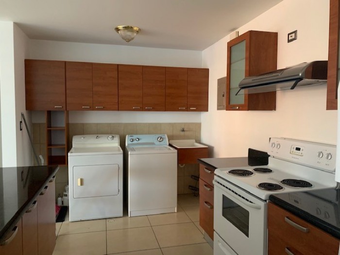 Apartamento en renta zona 14 - Image 5