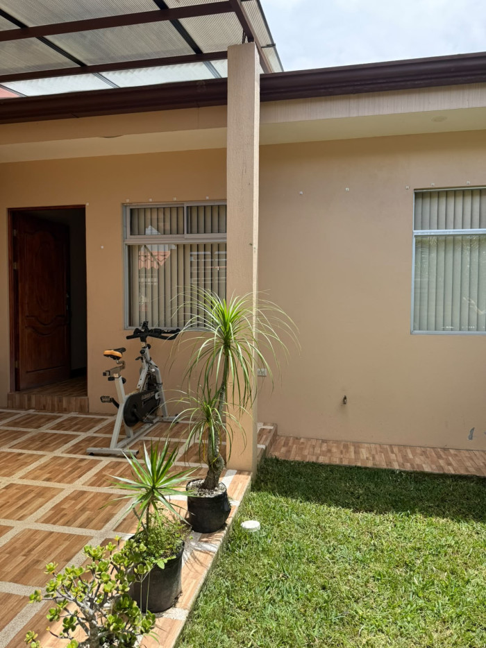 Hermosa Casa en Venta, Caballo Blanco, Cartago - 1