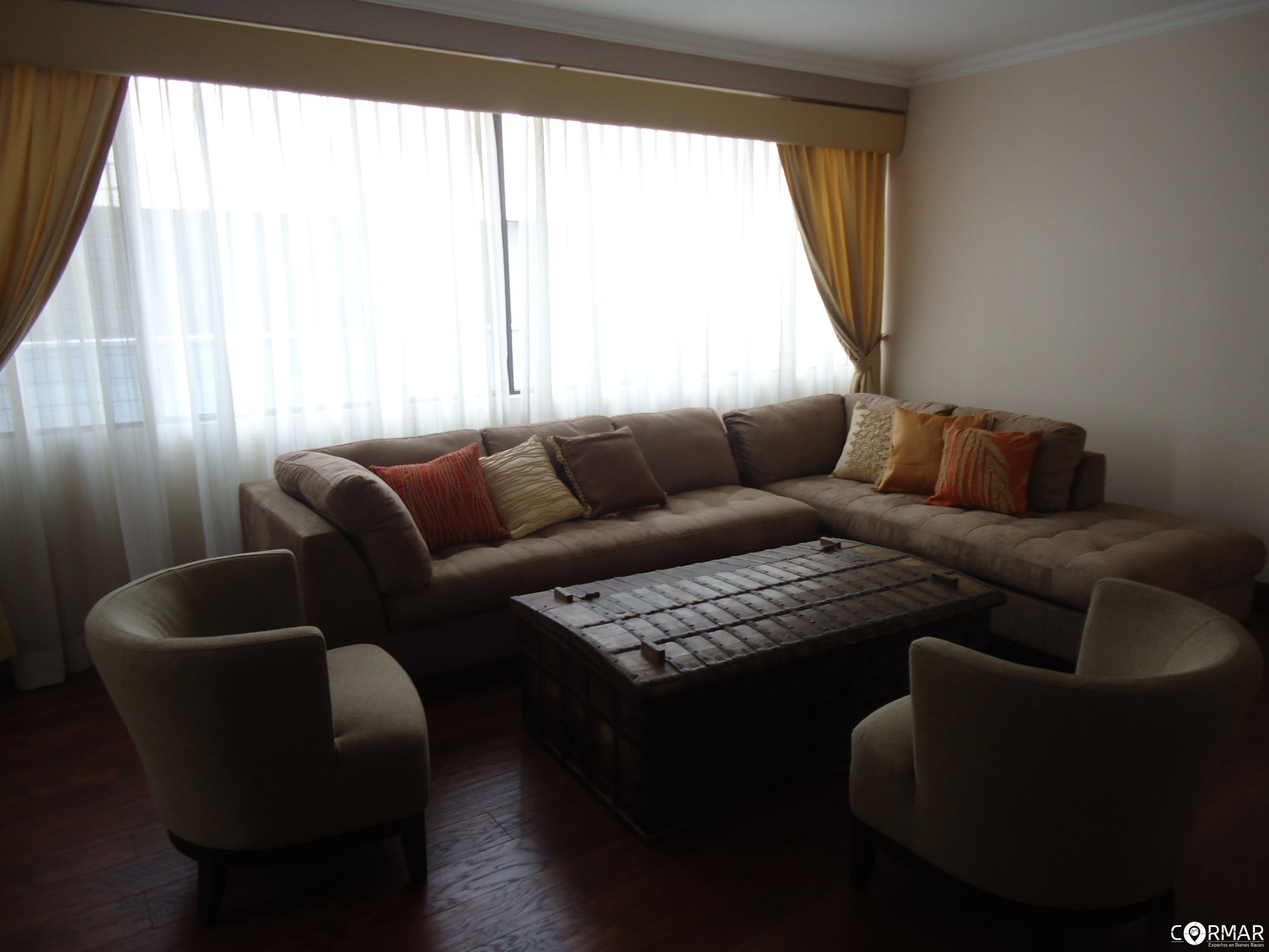 Apartamento amueblado y equipado en alquiler, zona 10 - Image 1