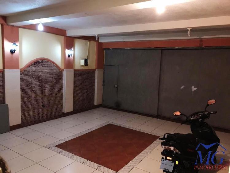 VENDO CASA SOBRE EL BOULEVARD DE LOMAS DEL NORTE