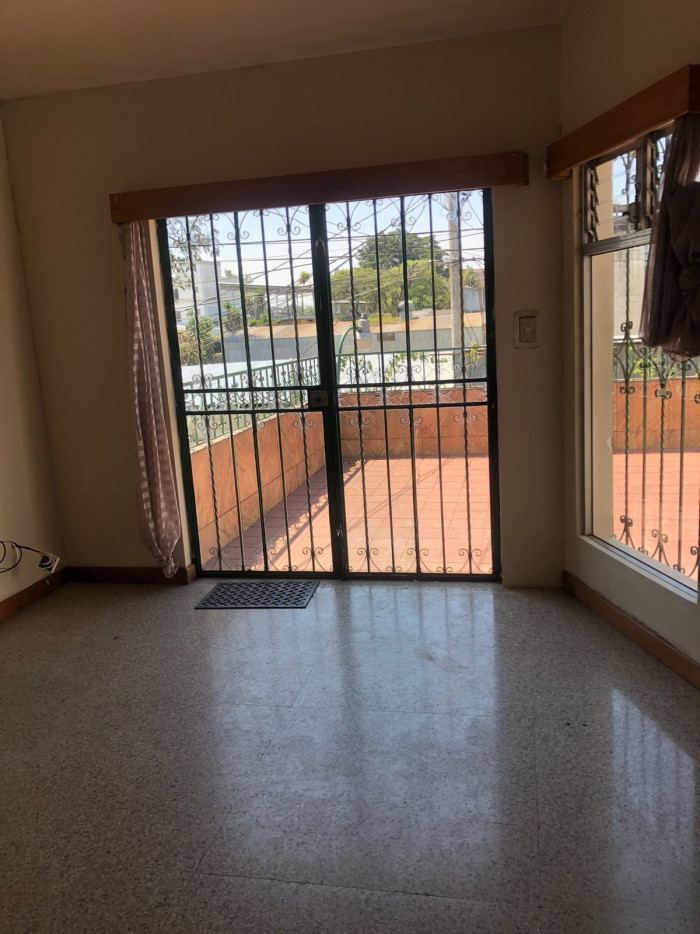 Plus Real Estate renta/vende casa comercial en zona 14 — foto 12