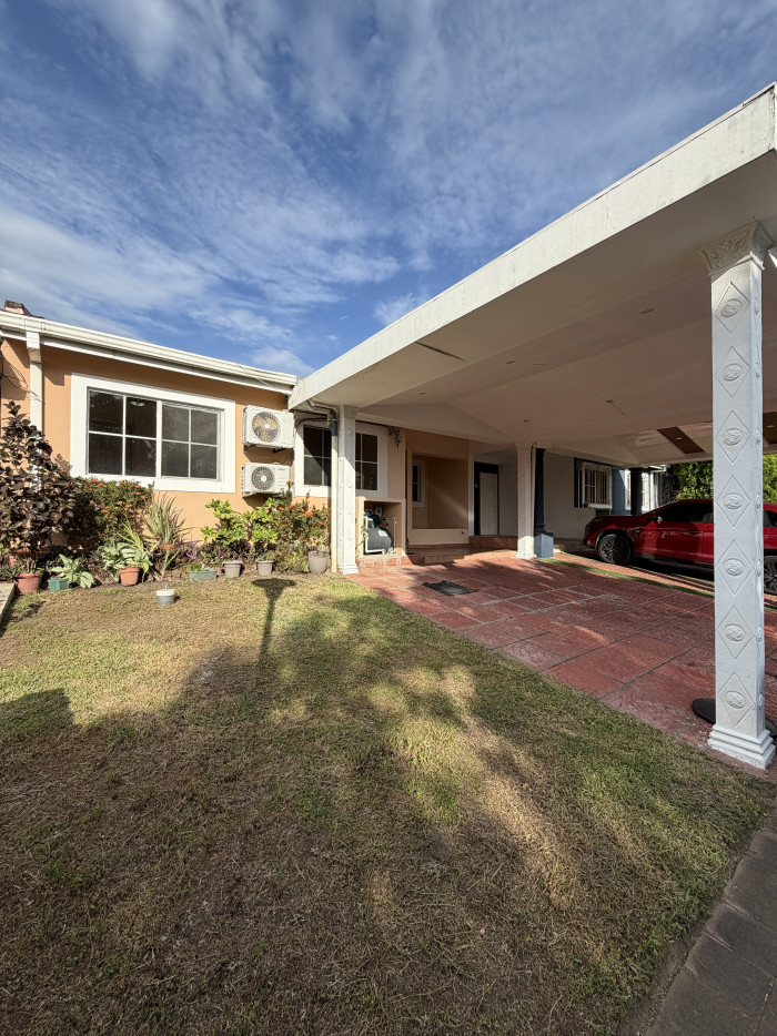 Casa en alquiler en Residencial Bosques de Lourdes - 1
