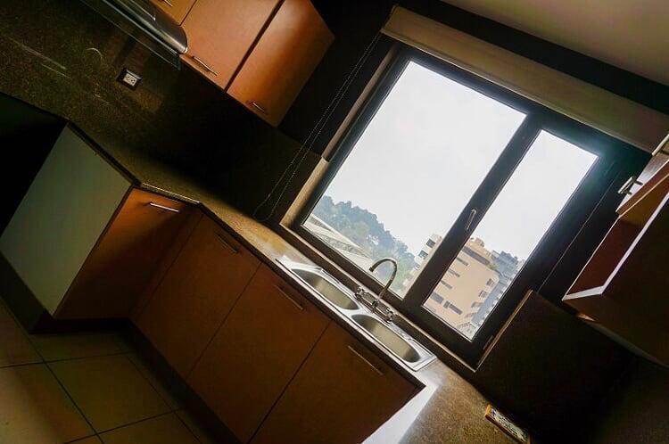 Venta de amplio apartamento, Edificio Plenum zona 14 - Miniatura 8
